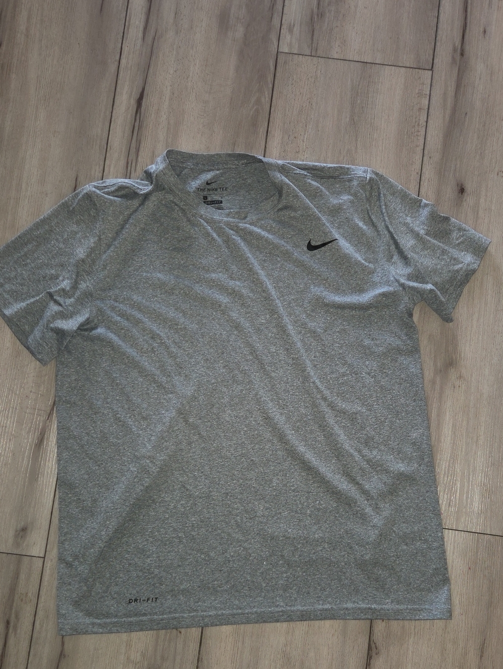 Nike Men’s Gray Dri-FIT Short Sleeve Crew Shirt